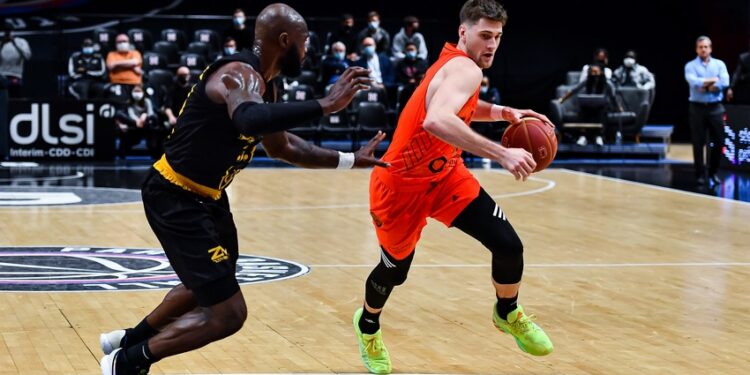 Le Paris Basket grandit vite