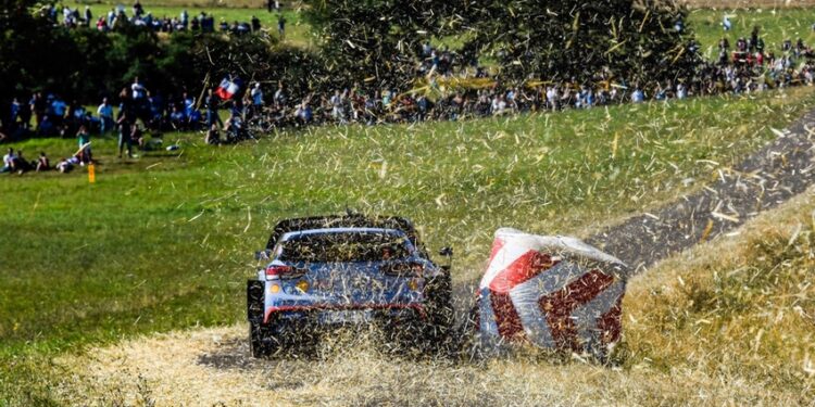 Rallye : Mickaël Reydellet s’impose à Lisieux