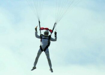 Parachutisme : Précision et voltige à Agen