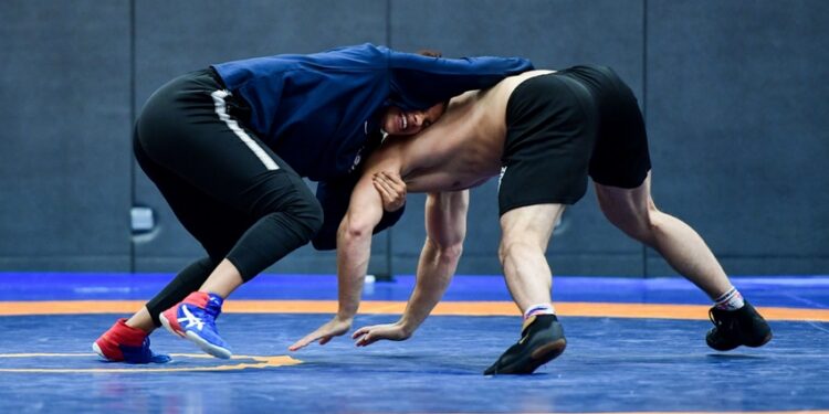 Lutte : La jeunesse tricolore réunie à Ceyrat