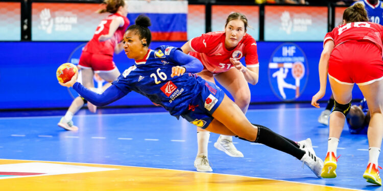 Handball : Les Bleues prennent le quart