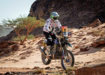 Dakar 2022 : Adrien Van Beveren prend la tête