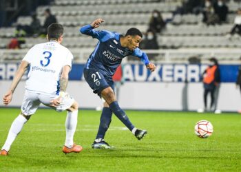 Football : Les sanctions du Paris FC réduites