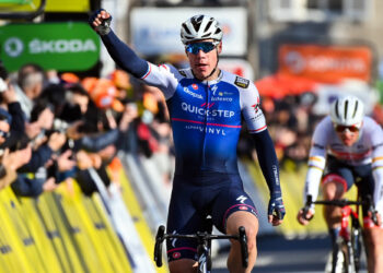 Paris-Nice : Jakobsen vainqueur au sprint à Orléans