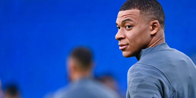 Football : Le PSG avec Mbappé pour continuer de rêver