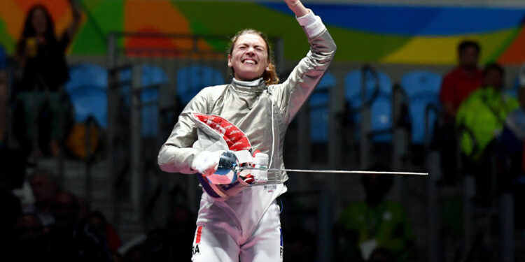 Escrime : Manon Brunet au sommet du sabre