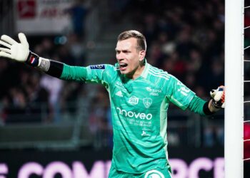 Football : Marco Bizot, pièce maîtresse du Stade Brestois