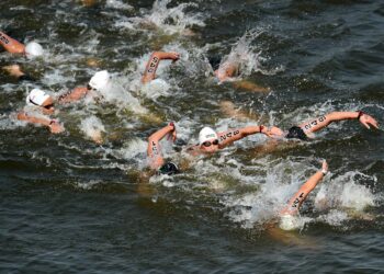 Natation : La traversée de Sète à la nage… avec palmes !