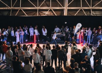 Record de France de lancer d’avions en papier à Blagnac