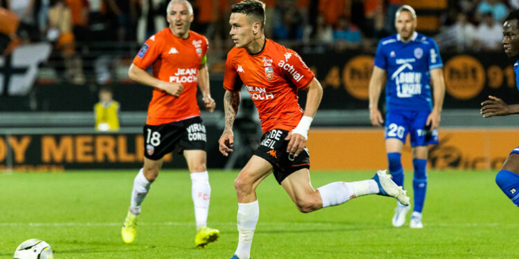 Football : Le FC Lorient change de visage