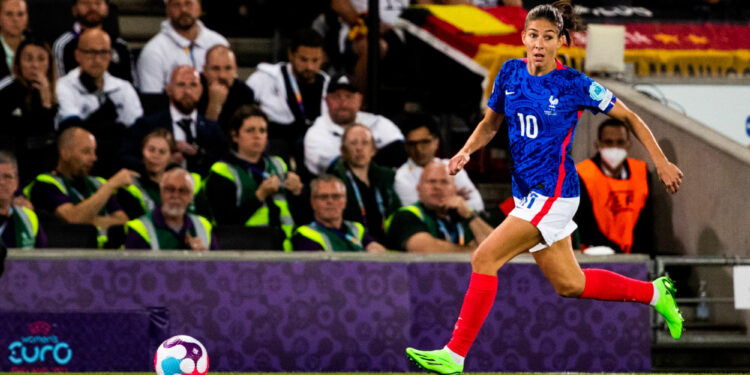 Football : Clara Matéo en équilibre