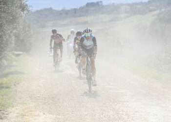 Tour de France Femmes : Reusser s’impose, folie sur les chemins blancs