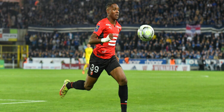 Football : Mathys Tel affole les compteurs