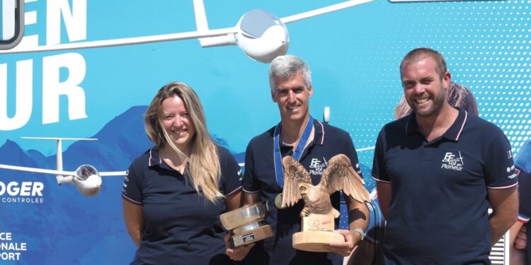 Vol en planeur : Ça plane pour l’équipe de France