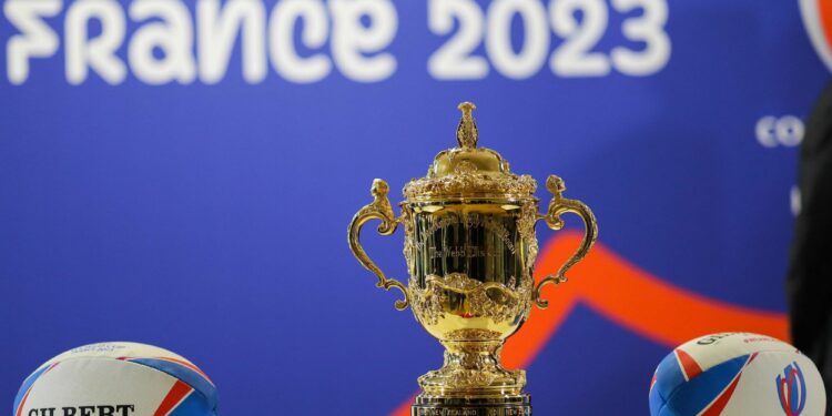 Rugby : Le train de la Coupe du Monde fait escale à Nantes