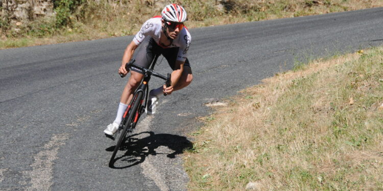 Cyclisme : Guillaume Martin souverain dans l’Ain