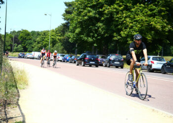 Trois amis pédalent pour les 48h du handicap