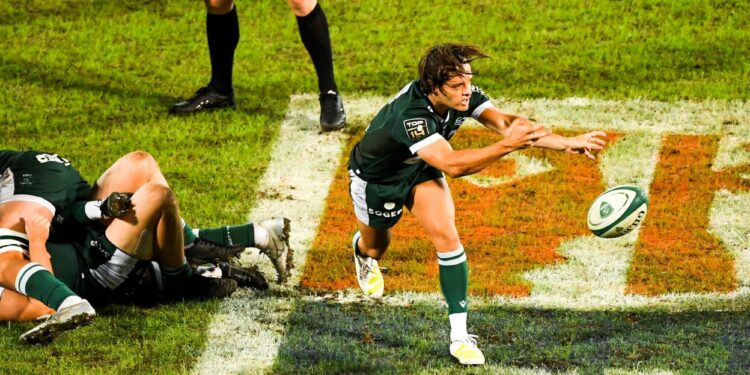 Rugby : La surprise pour Pau, La Rochelle prend les commandes