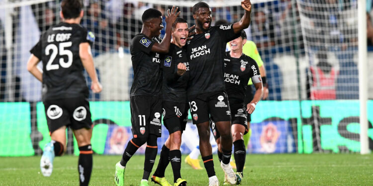 Football : Le FC Lorient à la table du PSG et de l’OM