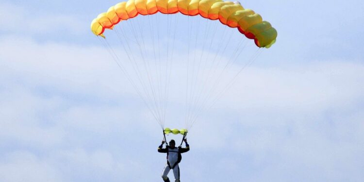 Parachutisme : Adresse et précision à Cahors