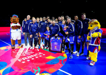 Handball : Les Bleus vainqueurs, Karabatic honoré