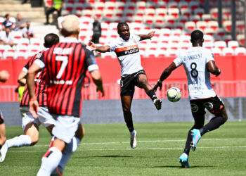 Football : Nice avant le PSG pour Lorient