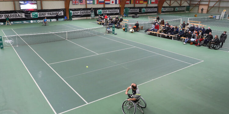 Le Paratennis monte au filet dans le Loiret