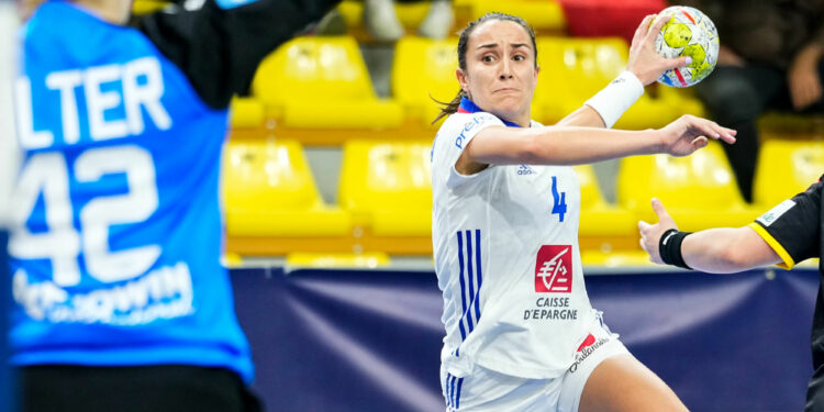 Handball : Direction les demies pour les Bleues