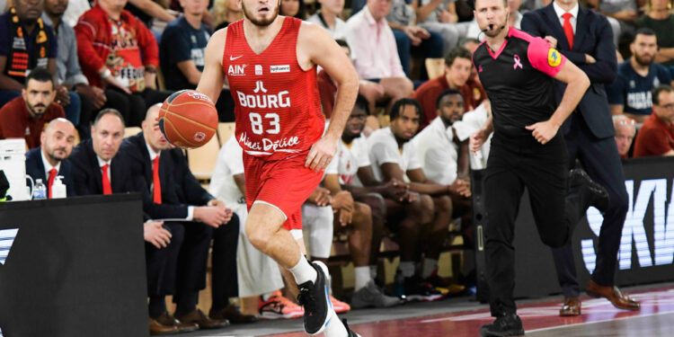 Basket : La JL Bourg surfe sur la vague