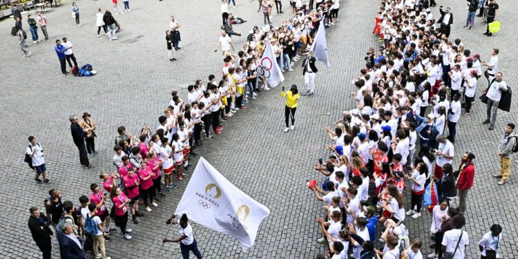 Paris 2024 : La tournée des drapeaux fait étape à Poitiers
