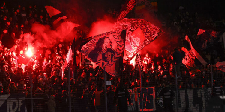 Football : Les supporters de Bordeaux s’enflamment