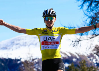 Paris-Nice : Tadej Pogacar seul au monde