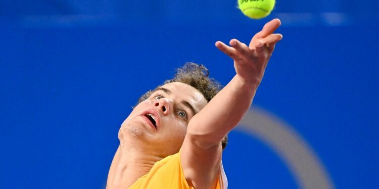 Tennis : Luca Van Assche triomphe à Pau