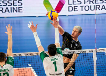 Volley : Tours fait un pas vers la finale