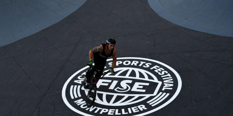 Le FISE et ibis budget rident ensemble
