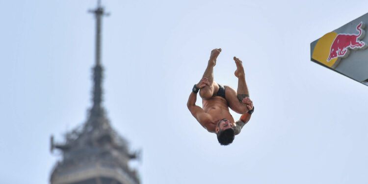 Red Bull Cliff Diving : c’est fou et c’est à Paris !