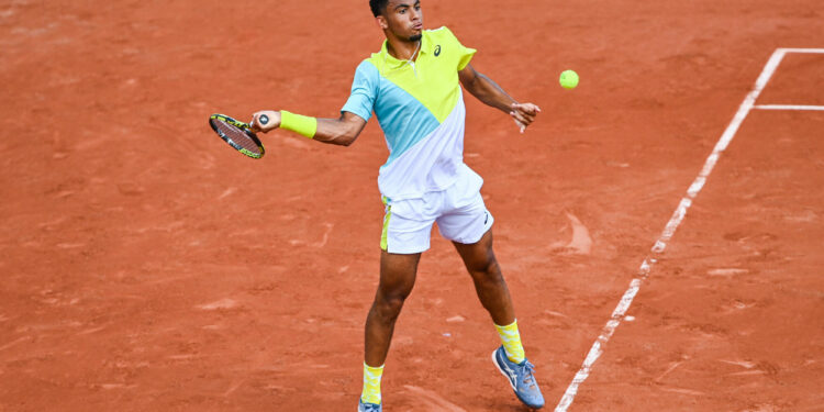 Tennis : Arthur Fils continue sa route à l’Open de Lyon