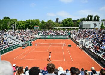 Tennis : Premier match solidaire organisé à Roland-Garros