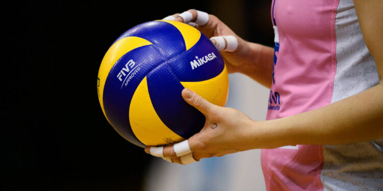 Le Tournoi de Volley-Ball de Bourges se féminise 