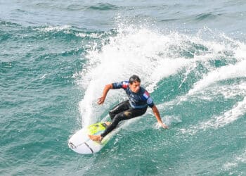 Le surf tient son festival dans les Landes