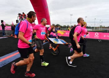 Running : Garçons et filles en rose à Parthenay 