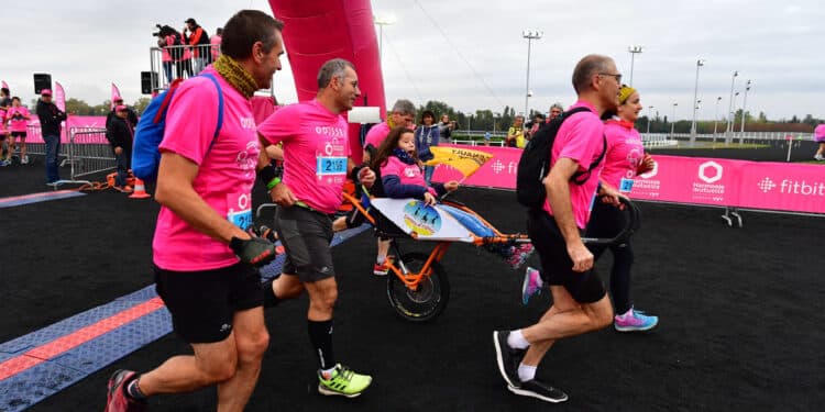 Running : Garçons et filles en rose à Parthenay 