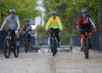 Vivons Vélo, la balade solidaire qui envoûte Paris