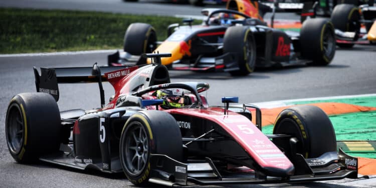 Formule 2 : Théo Pourchaire, le « crack » attend sa couronne