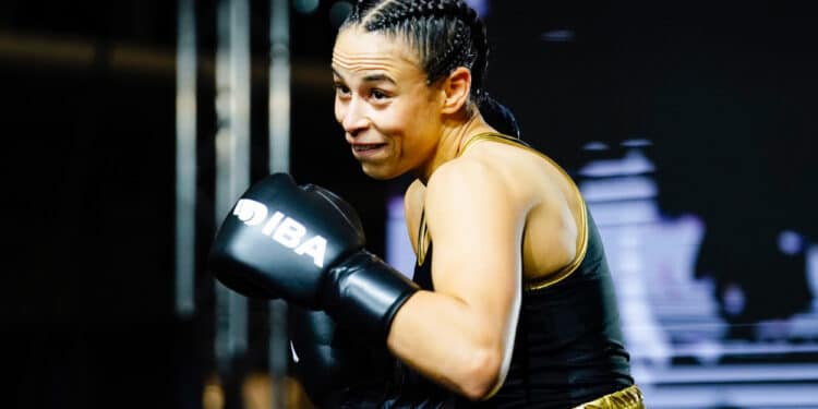 Boxe : Amina Zidani agrandit sa collection de médailles