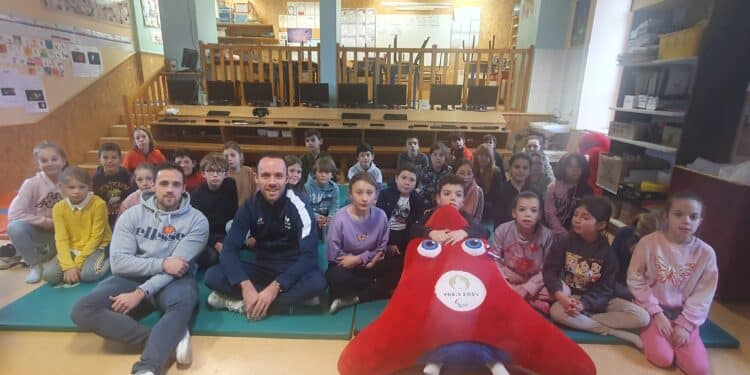 Jonathan Hivernat sensibilise les élèves au handicap