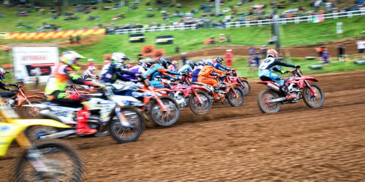 Moto : Le cross-country fait le show dans le Finistère