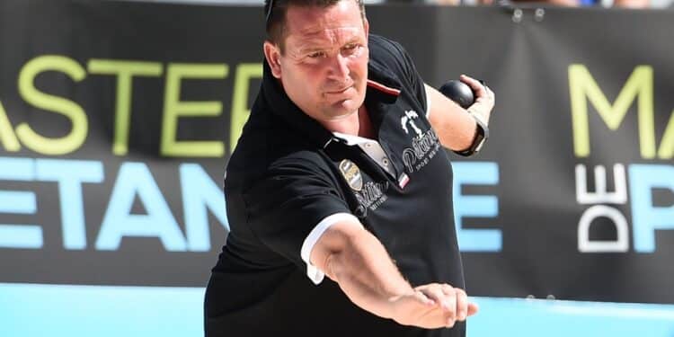 Pétanque : Bruno Le Boursicaud fait son show !