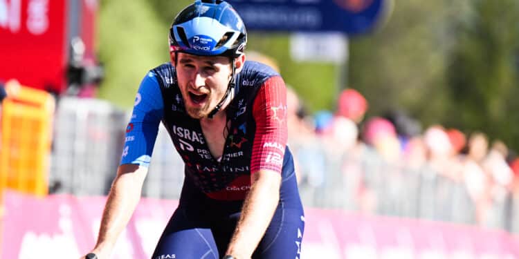 Dauphiné 2024 : Derek Gee prive Romain Grégoire du maillot jaune