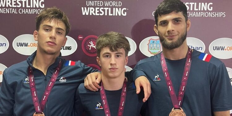 Lutte : Les Bleuets à la fête en lutte libre !